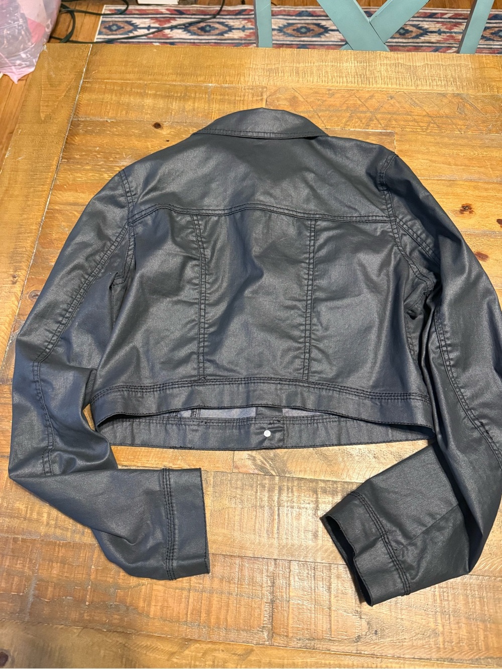 Black Cropped Jacket ⢠Button Front ⢠- Picture 4 of 7